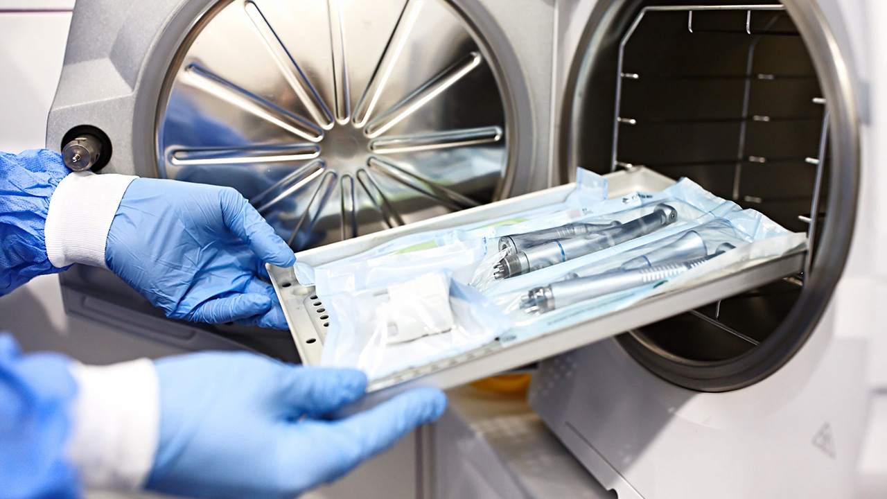Limpieza y desinfección de autoclaves